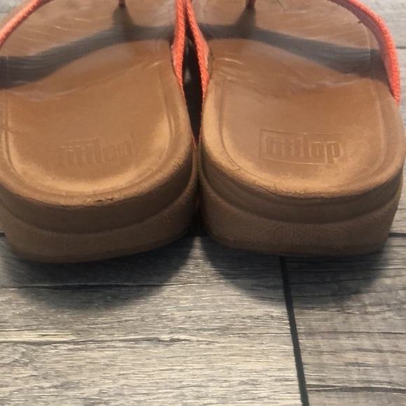 Fitflop unisex in a orange and cream striped color with a heel & wobble board - Picture 2 of 12